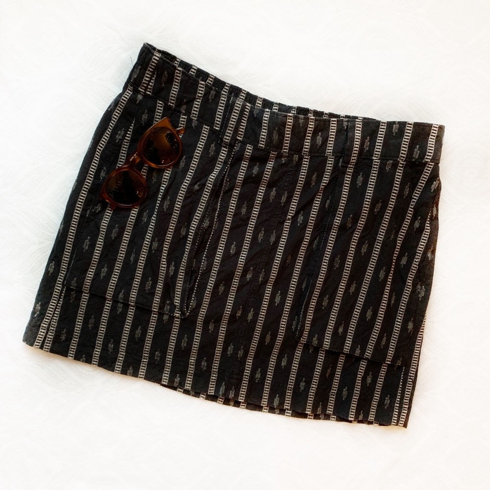 Old Navy Tribal Mini Skirt Size Medium 🌵